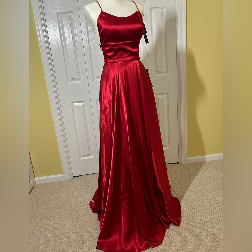 Red Formal/Special Occasion Gown